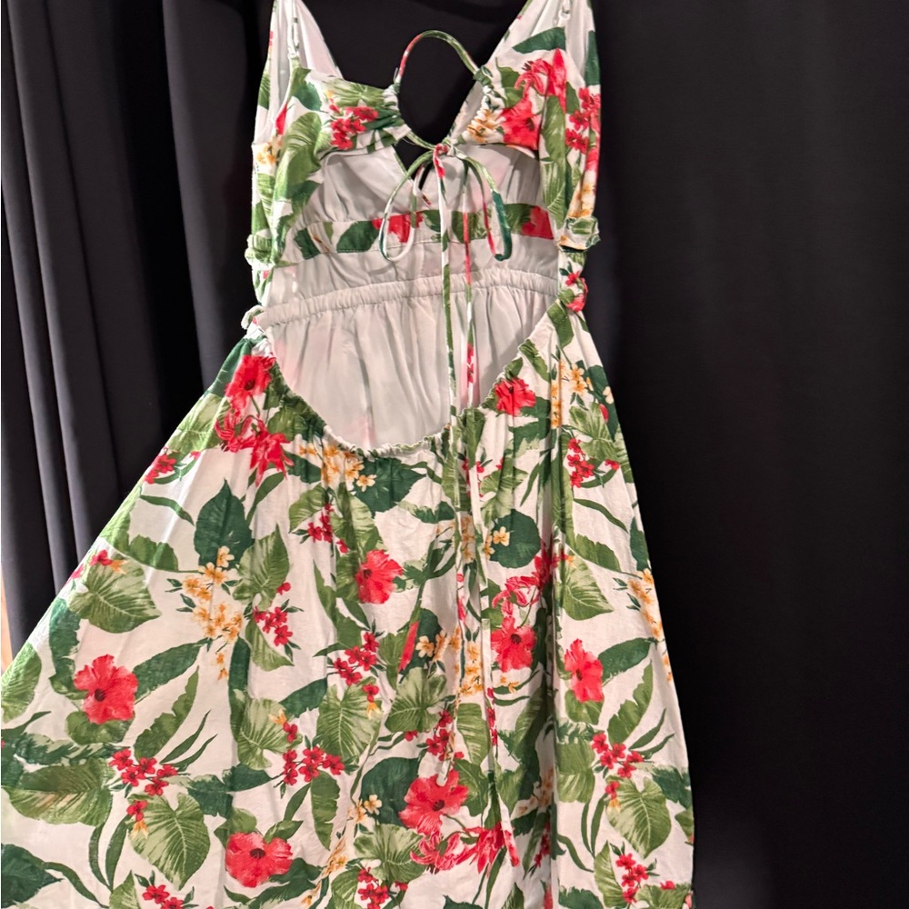 Wayf Floral Green and Red Dress - Picture 5 of 8